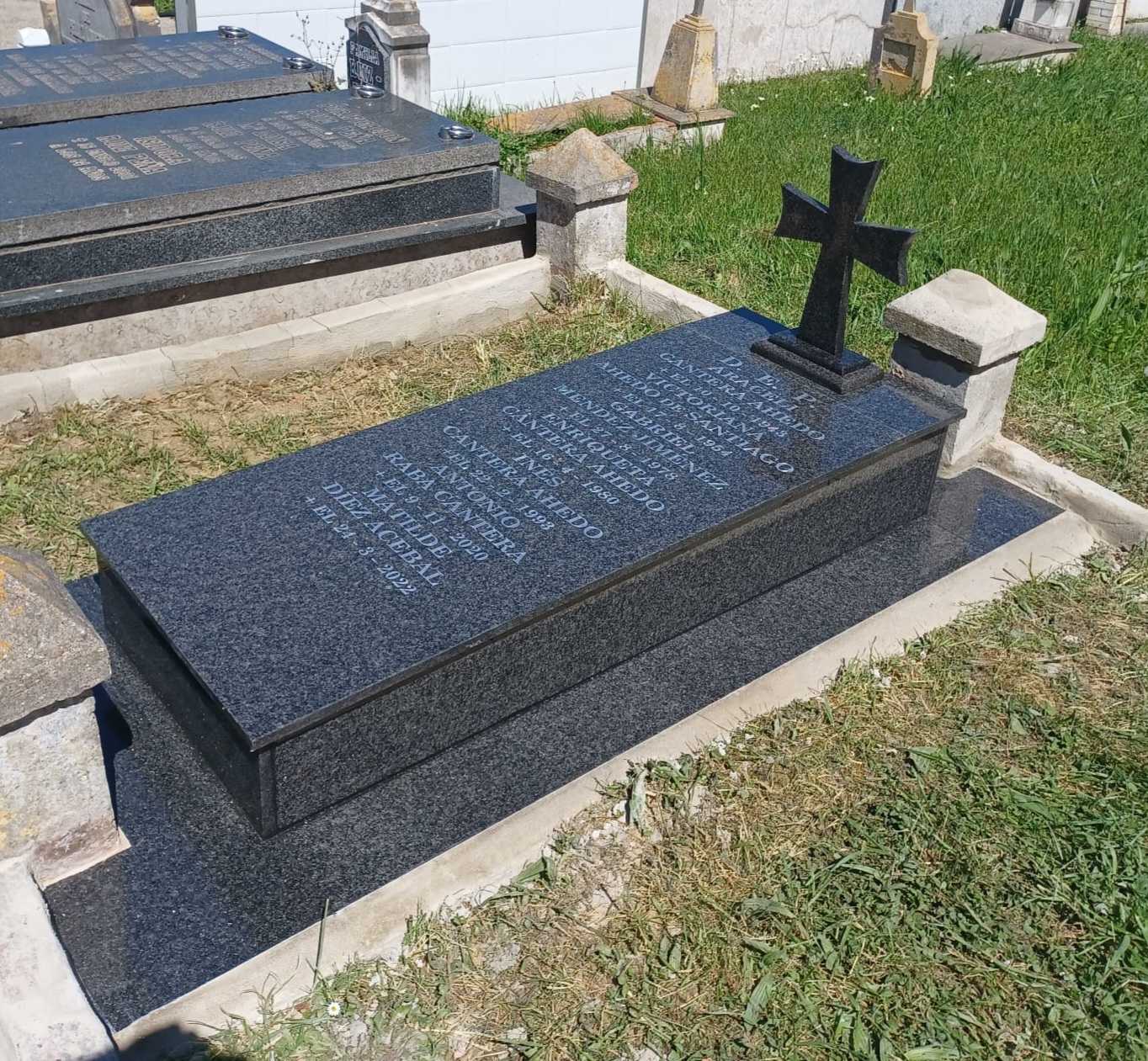 Servicios de marmolería para funerarias y particulares en Cantabria